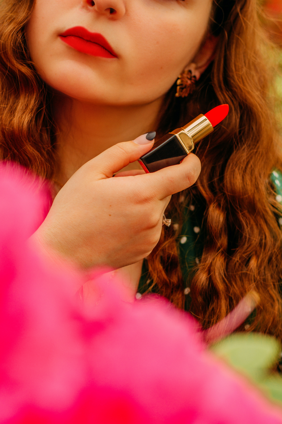 schminkflecken entfernen knallige farbe lippenstift