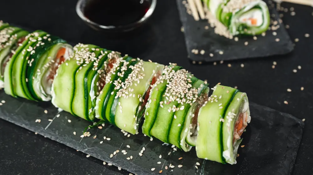 gurken sushi rollen veganes fingerfood kalt machen
