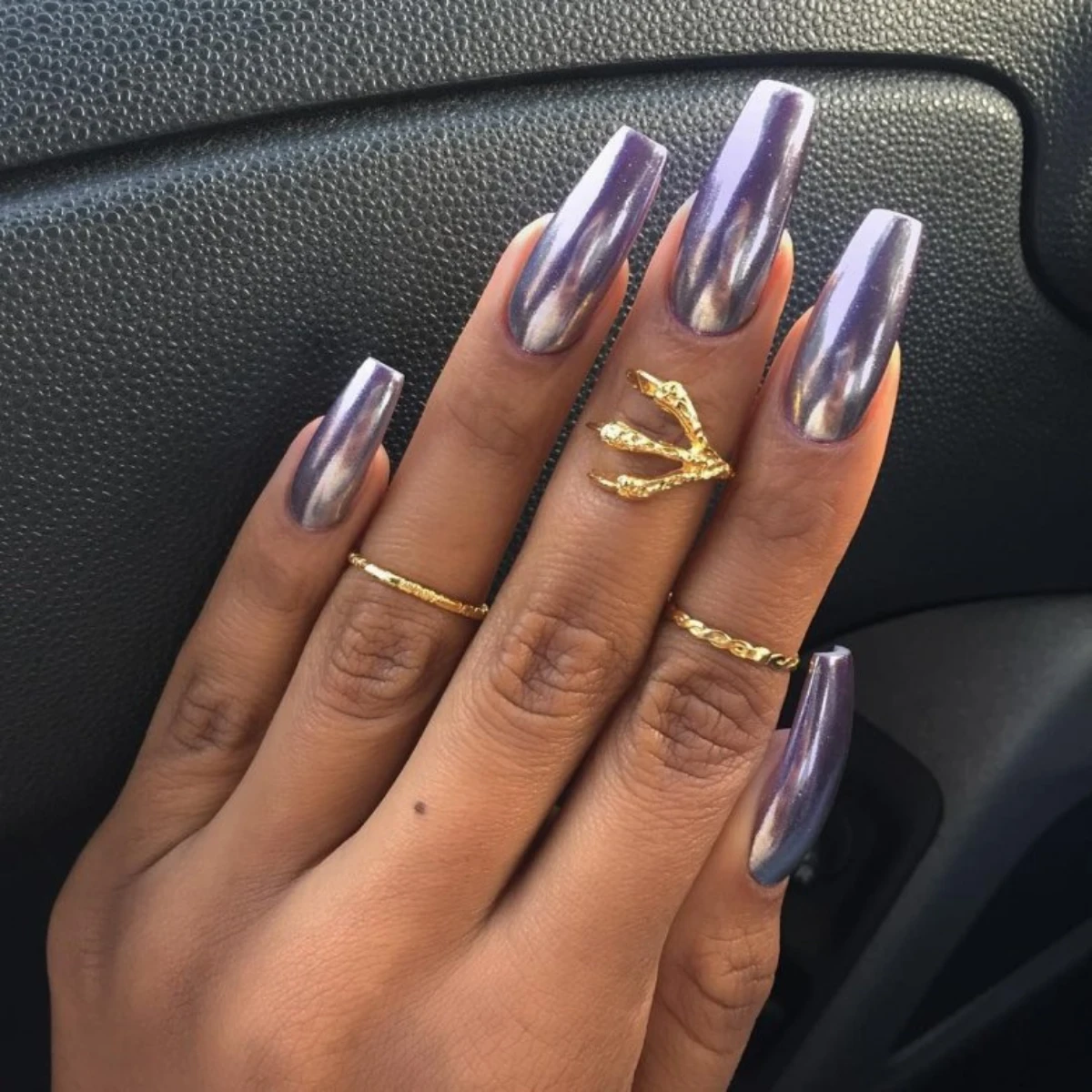 lavendel metallic nails