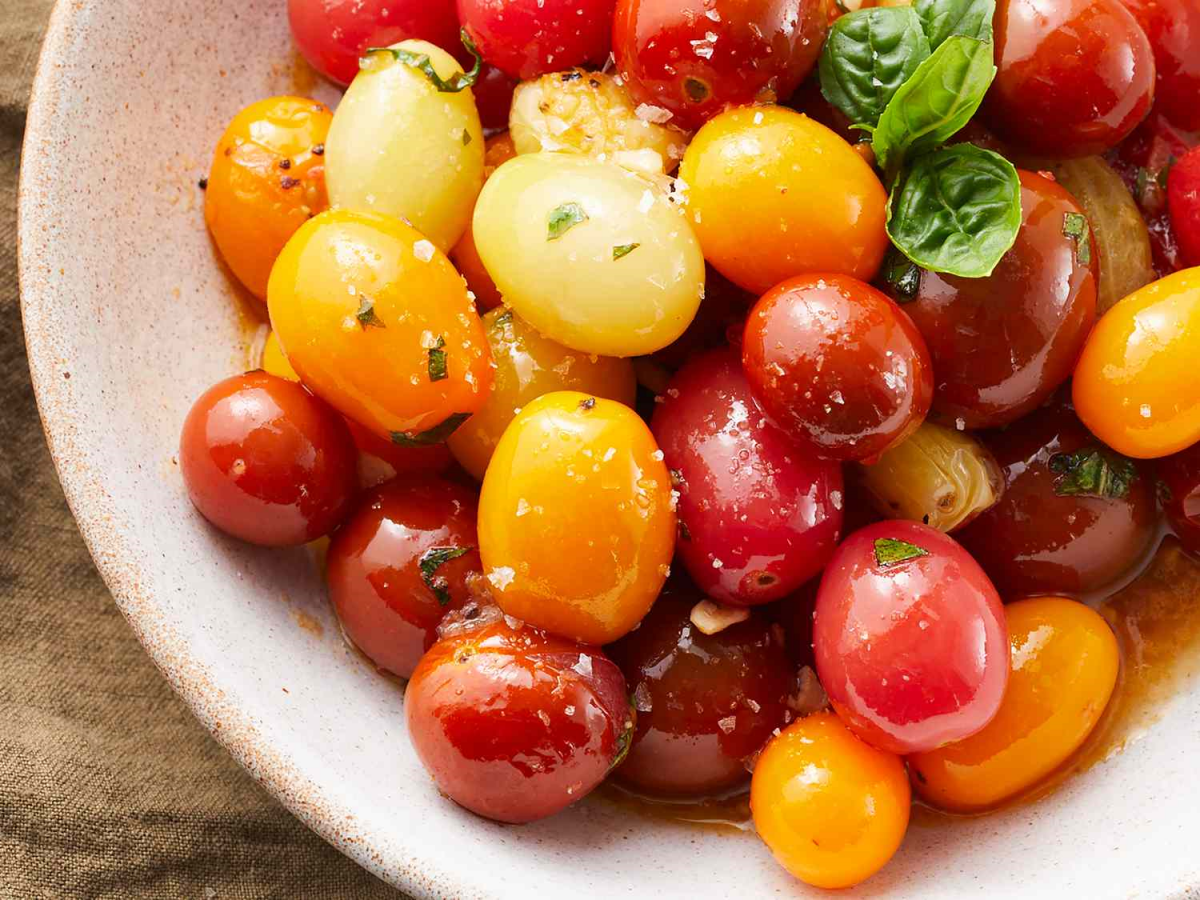 tomaten im salat essen und gesunde ernaehrung ab 50