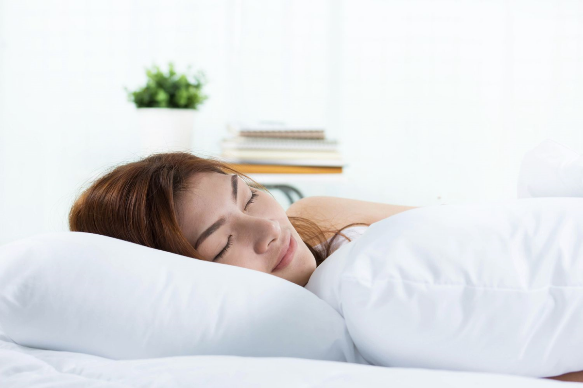 wie schlafen sie richtig und welche sind richtige schlafpositionen