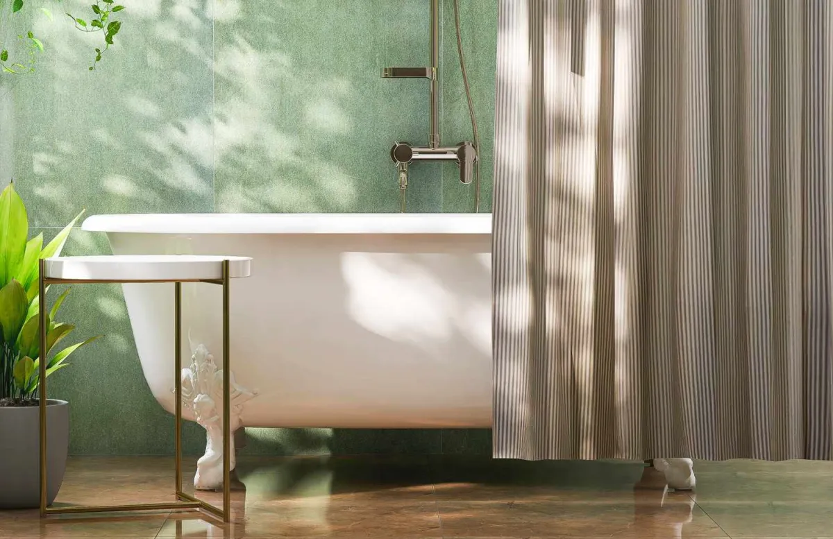 bad grüne fliesen badewanne duschvorhang in beige