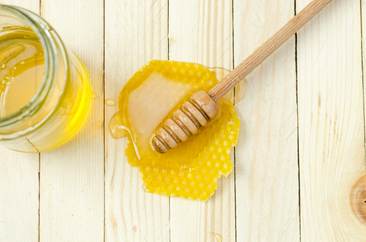 rissige fersen hausmittel honig gegen trockene fuesse