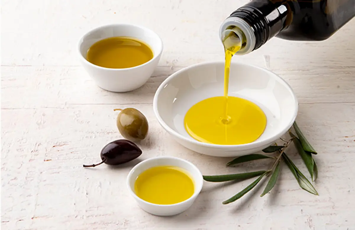 warum olivenoel am abend trinken kaffee mit olivenoel trinken welche vorteile extra virging olivenoel