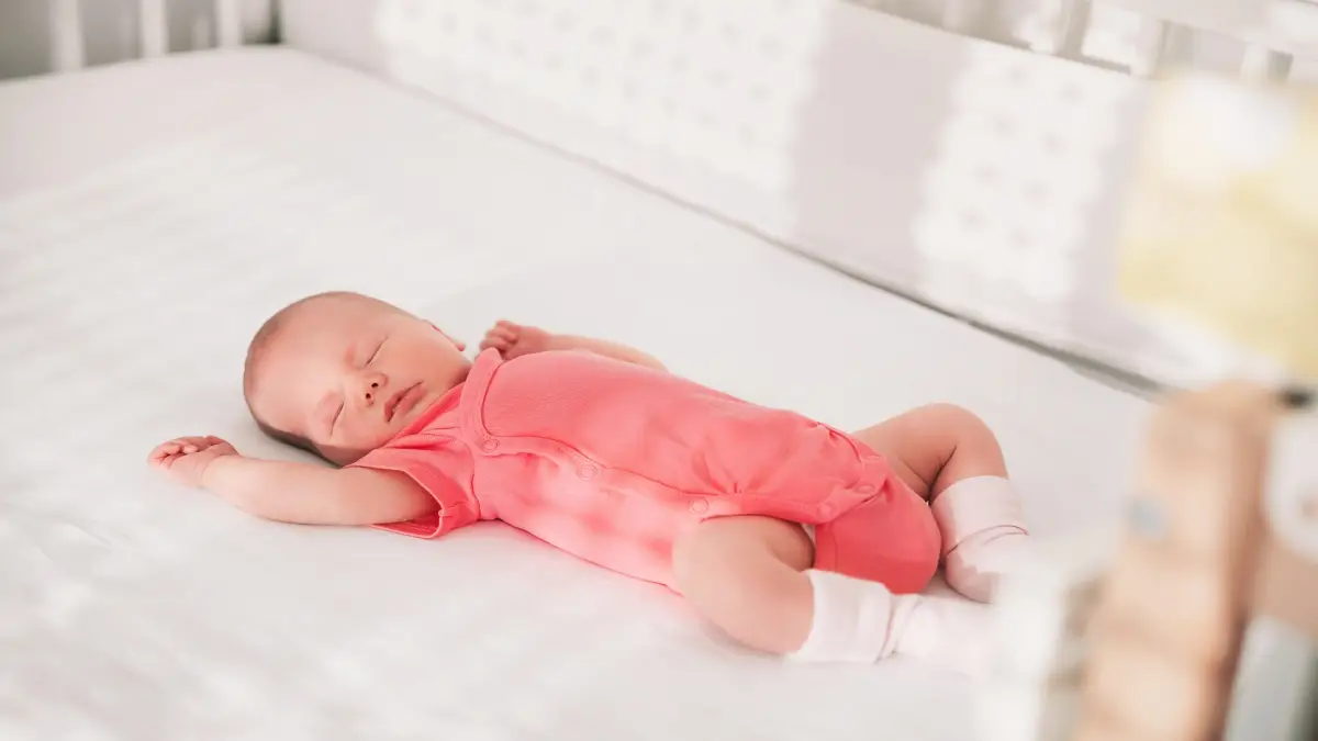 was ist besser im sommer baumwolle oder polyester stoffe im sommer fuer baby baby in rosa overall im bett