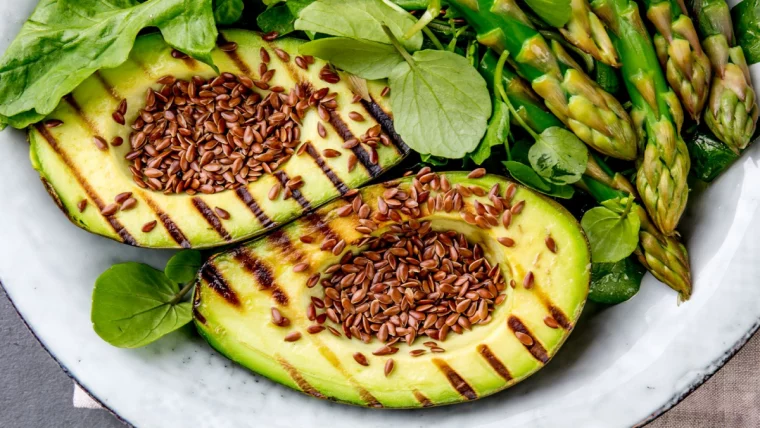 avocado konsumieren um die entzuendungen im koerper zu reduzieren