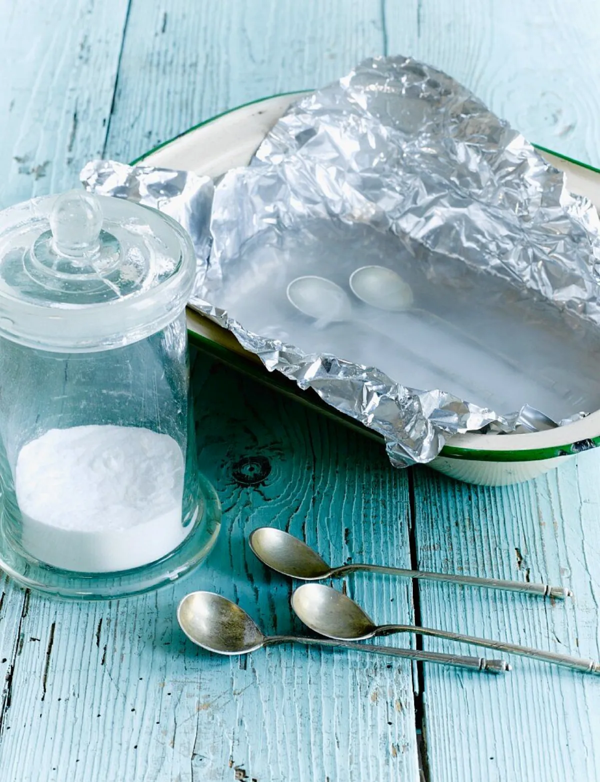 silberbesteck einweichen lösung aus natron und salz