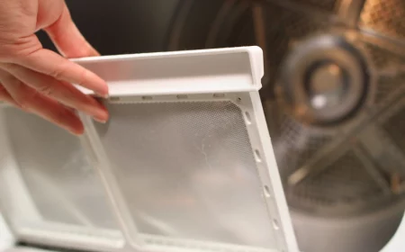 waschmaschine instandhaltung flusensieb reinigen