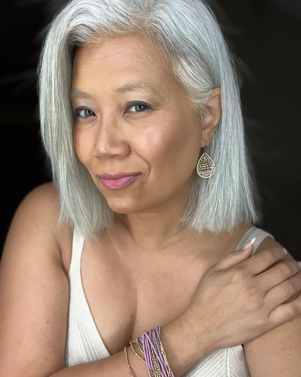 blunt bob grau mit seitenscheitel mysilver lining 2019 haarmode 2024 ab 60