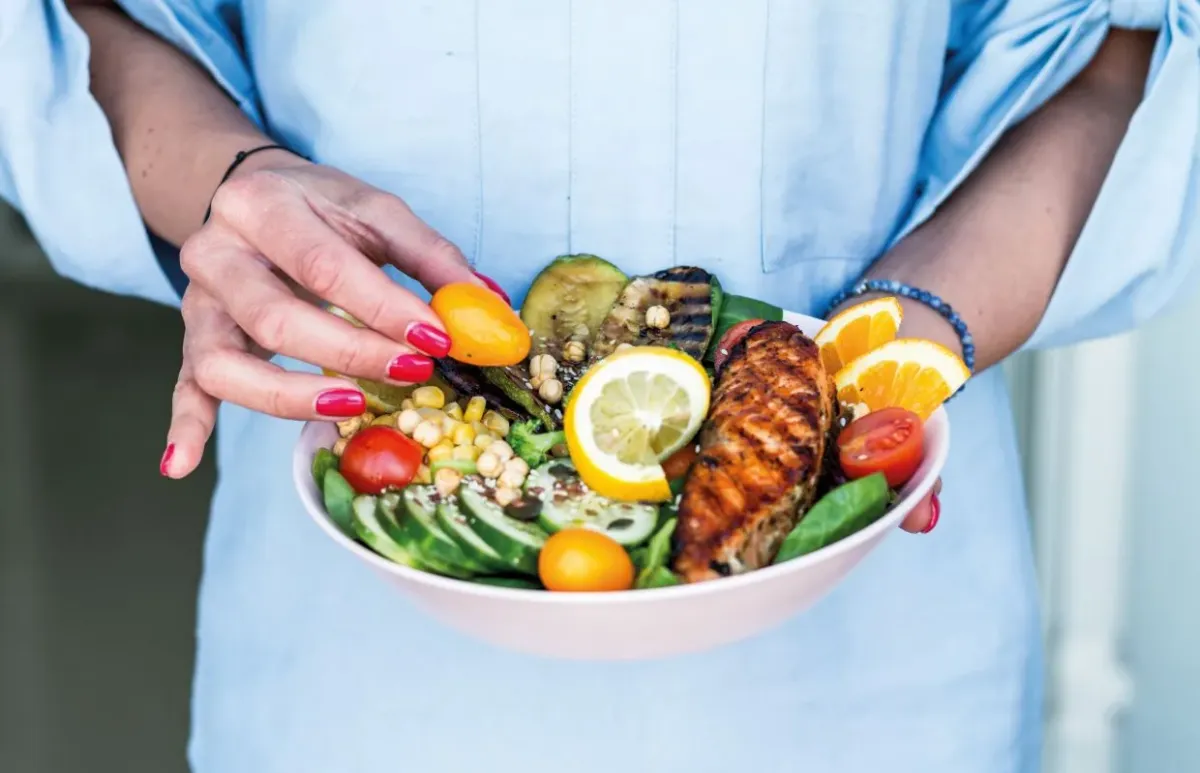 frauen menopause kalorienfreie ausgewogene ernährung einhalten
