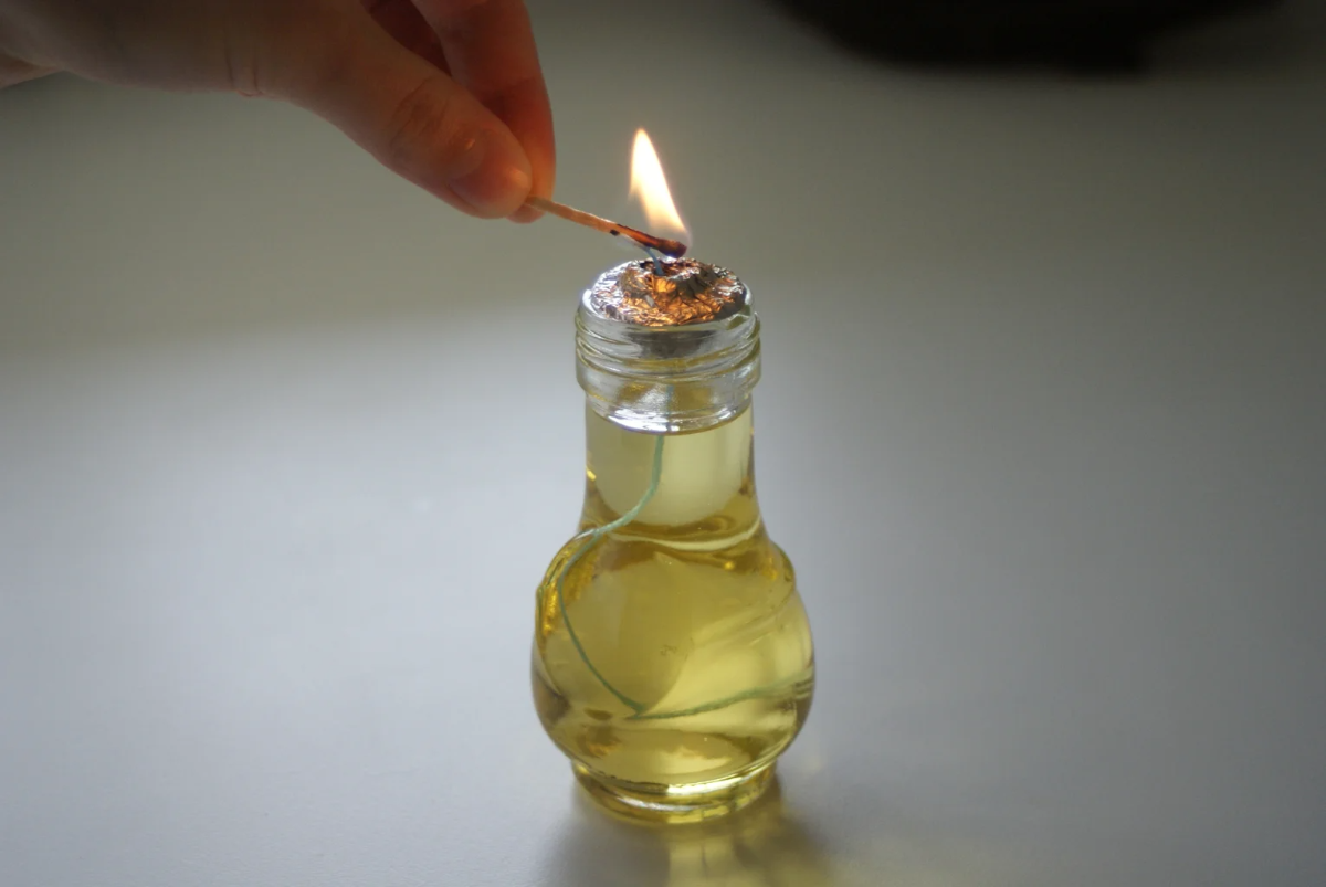 leere parfümflaschen als Öllampe wiederverwenden