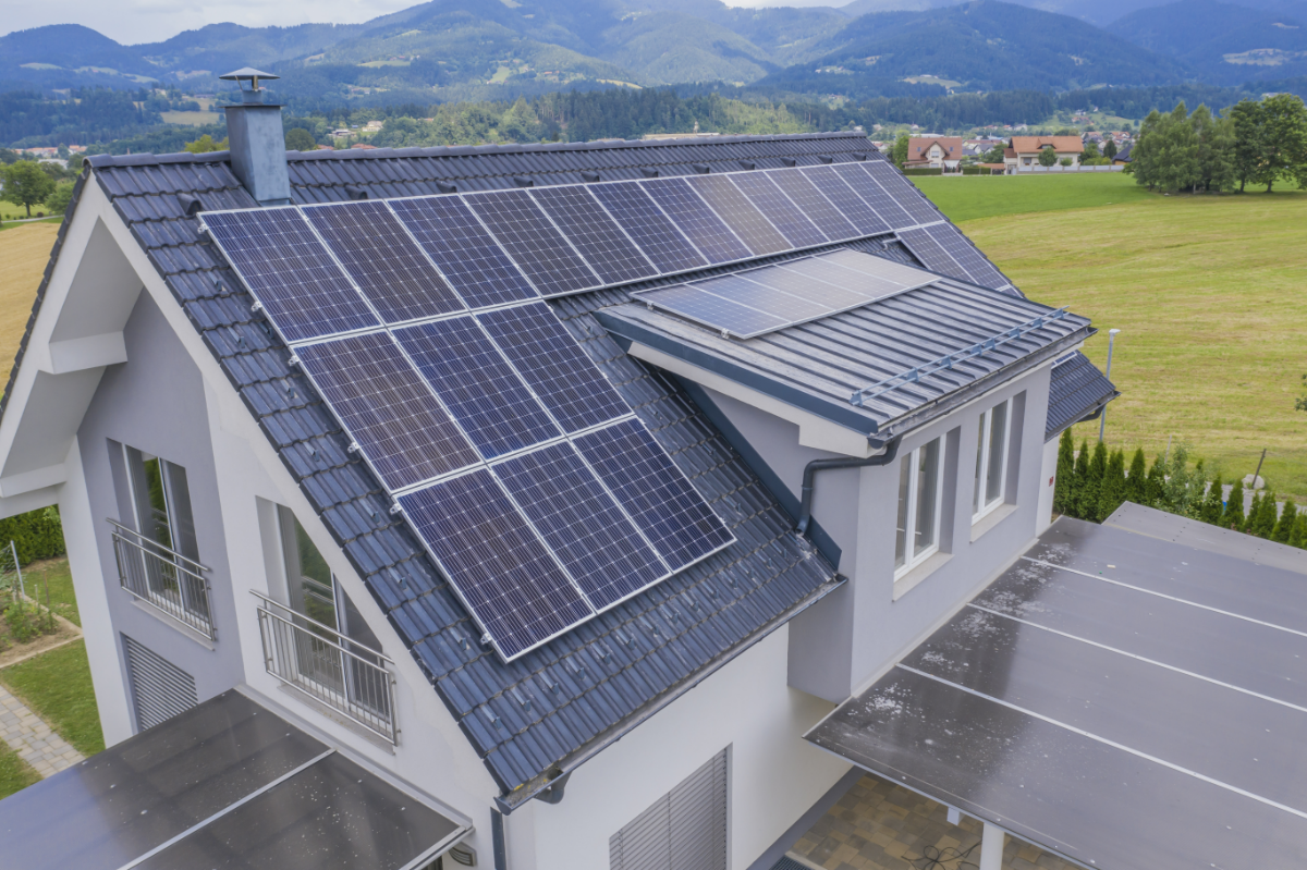 solaranlage mit speicher instalieren dach haus