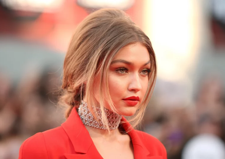 gigi hadid hochsteckfrisuren einfach 2023