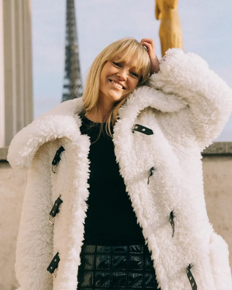 modetrends winter 2023 2024 damen winterjacken trends 2023 teddy jacke weiss weich