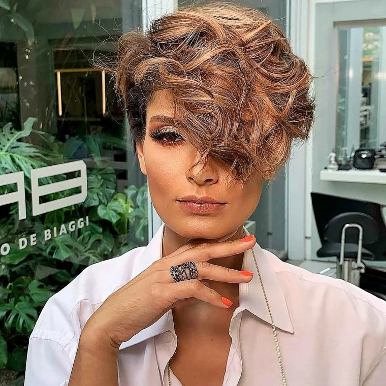 pxie cut 2024 die trendigsten ideen pixie mit langem pony und locken diegomarcsant