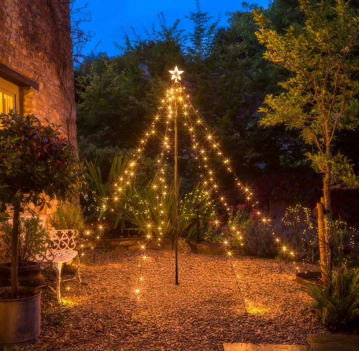weihnachtsbeleuchtung für außen weihnachtsbaum aus lichtern für garten