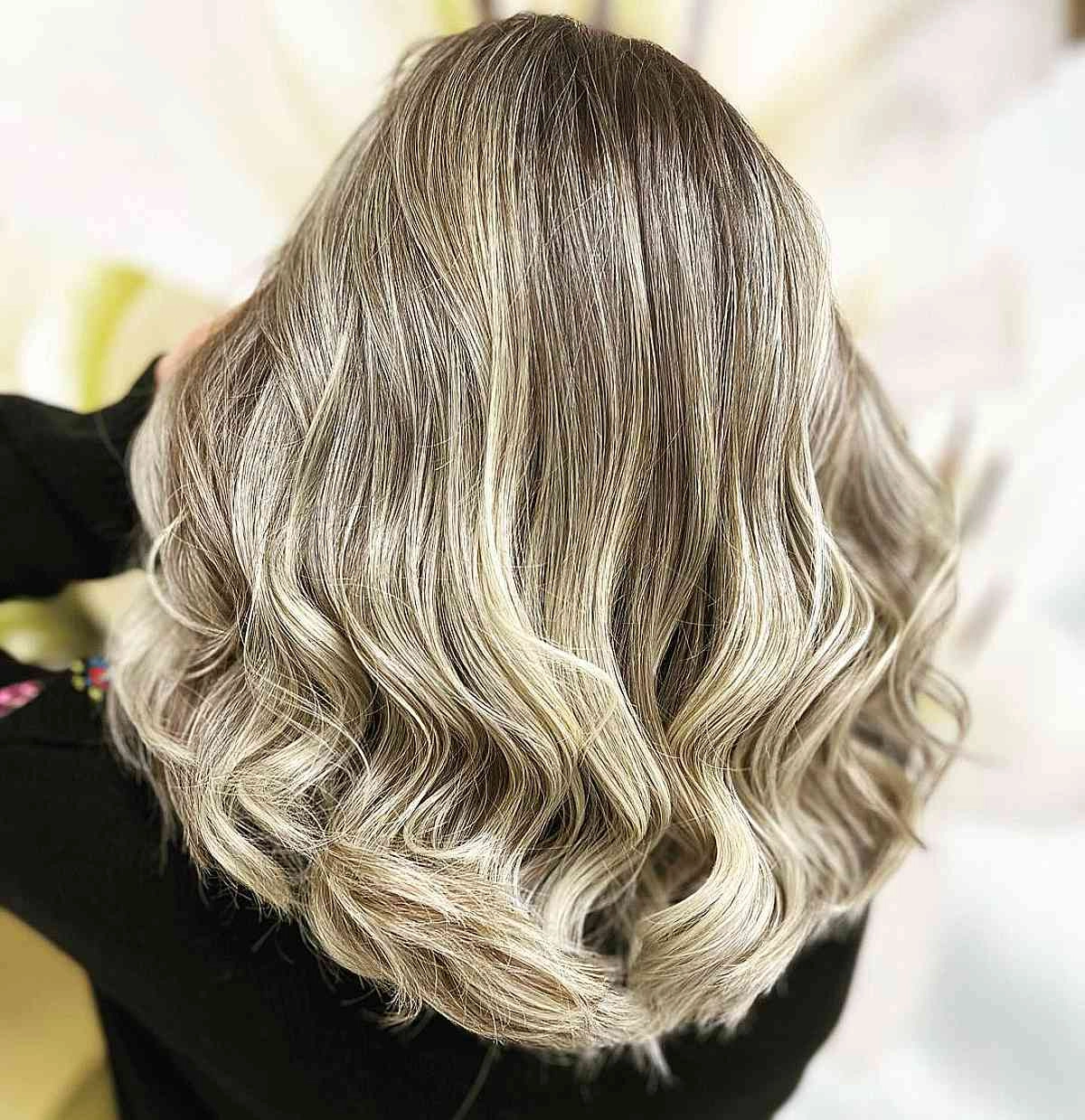 blonde strahnen mittellange haare aschblonde haare 2024 trends hair salon by hadis