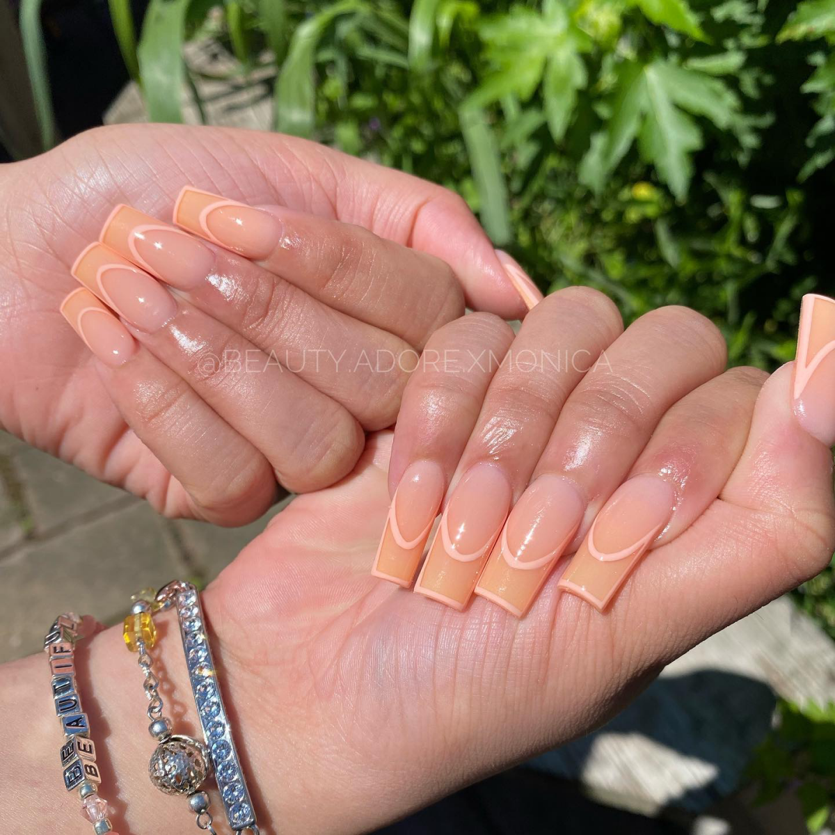 french nails peach fuzz beauty.adorenailss profilbild beauty.adorenails