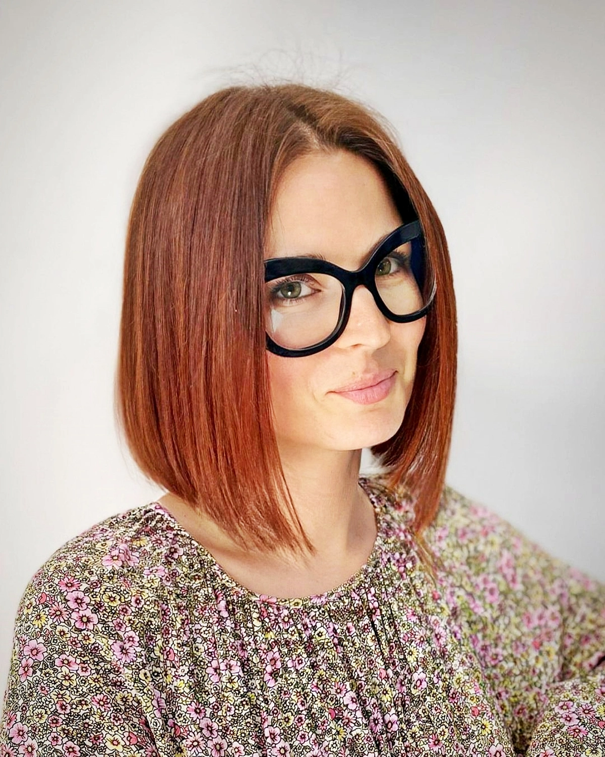 frisuren ab 50 mit brille blond bob rote haare frisurenideen damen anastasiiia korzhova