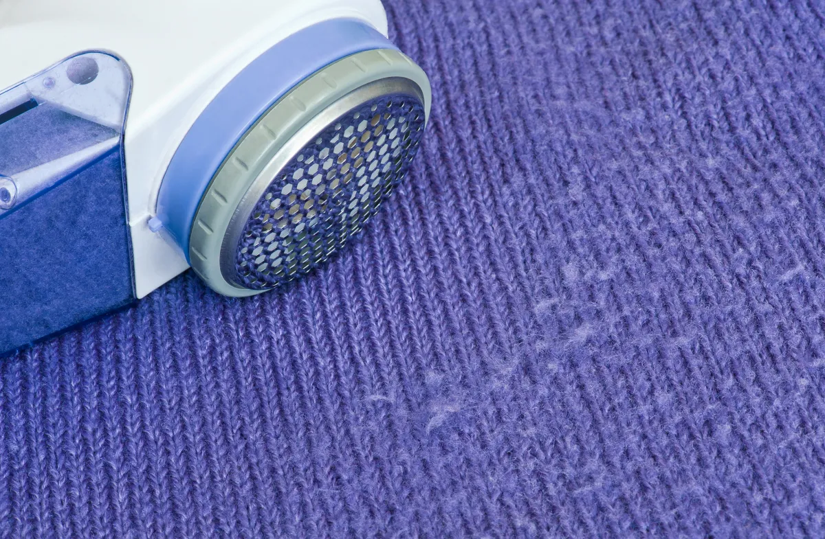 peeling auf pullover entfernen mit fusselrasierer