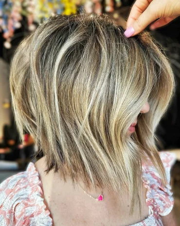 pfiffige kurzhaarfrisuren frauen frech kurze haare mit blonder balayage