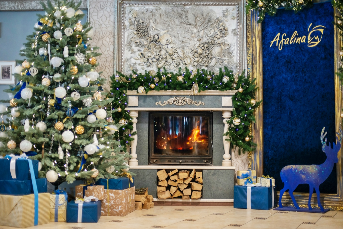christbaumdeko modern weihnachtsdeko in blau silbern und gold