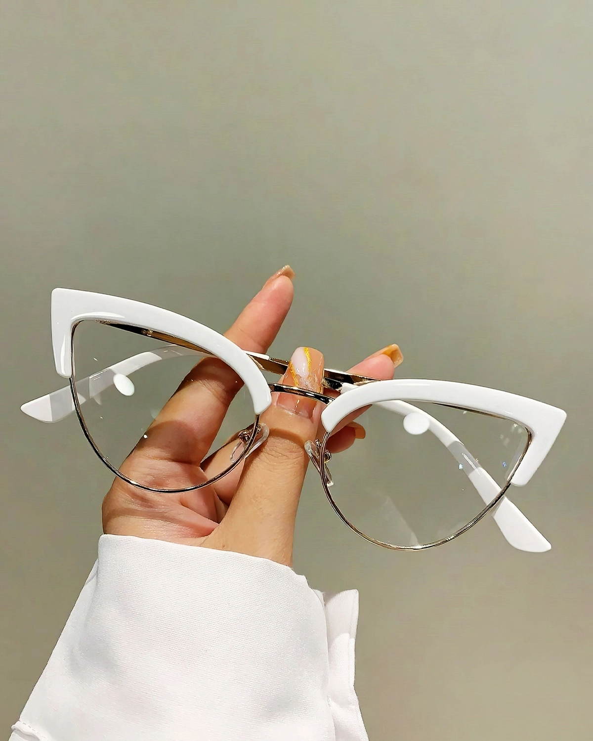 aktuelle brillenmodelle brille mit weissen rahmen katzenbrille sara boutique srilanka