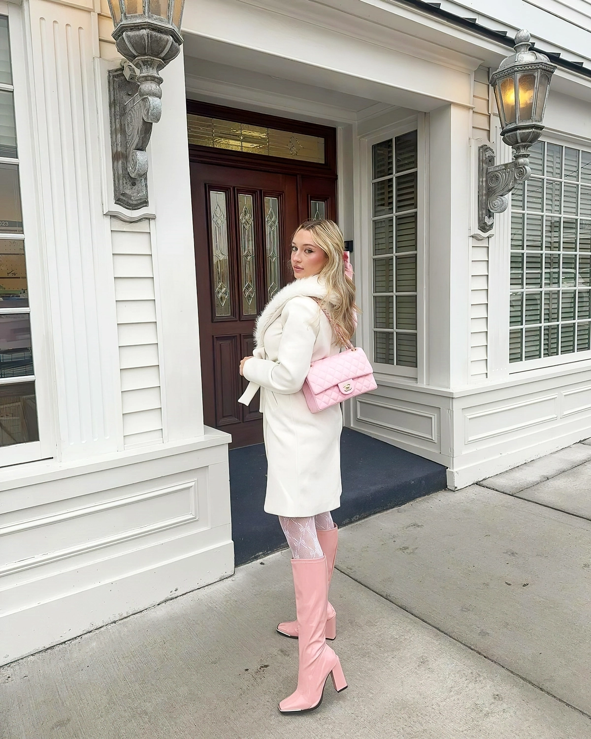 barbie kleidung elegant rosa stiefel weissem mantel fancylikegracie