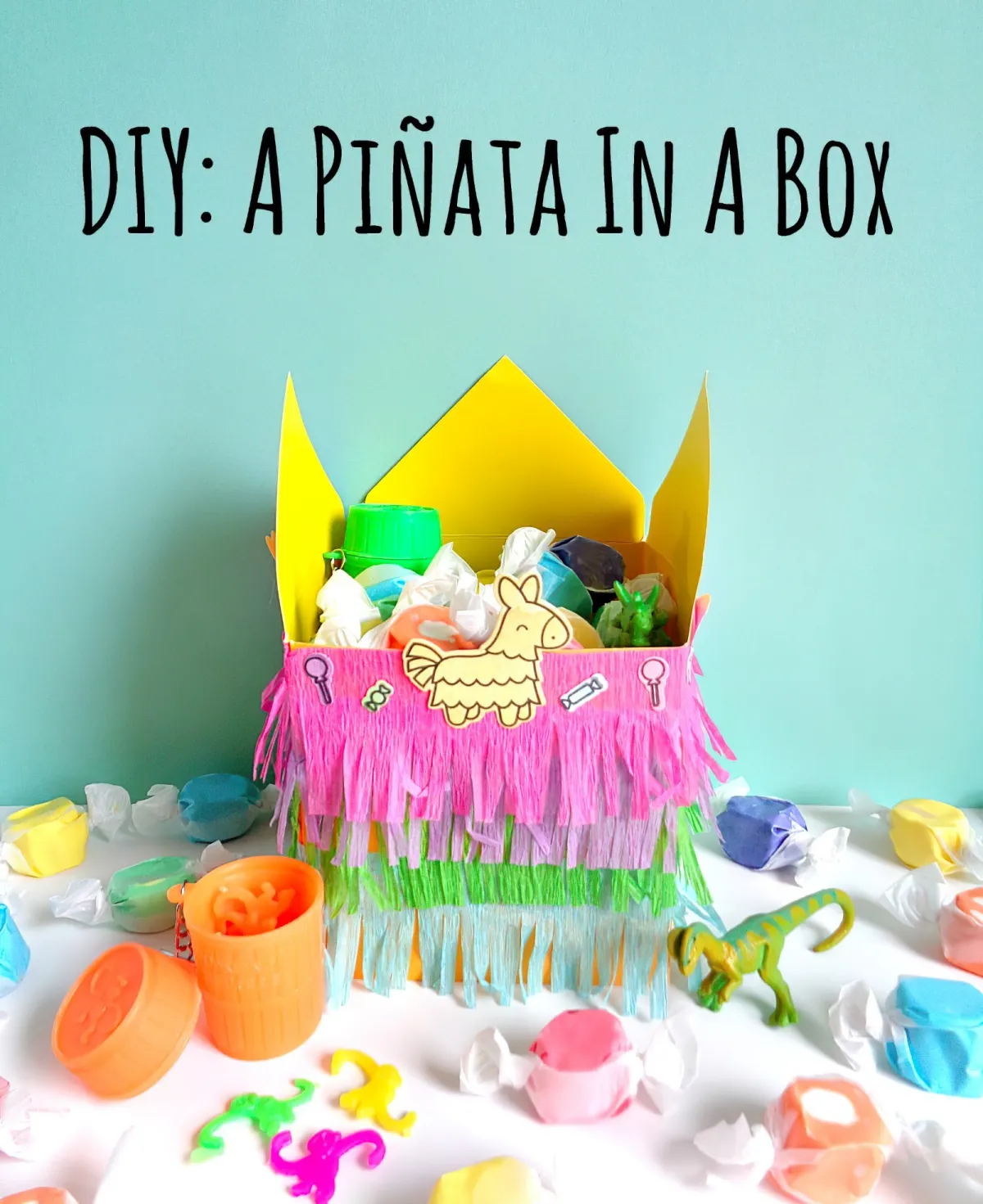 diy einfache piñata aus schachtel voll mit kleinen spielzeugen