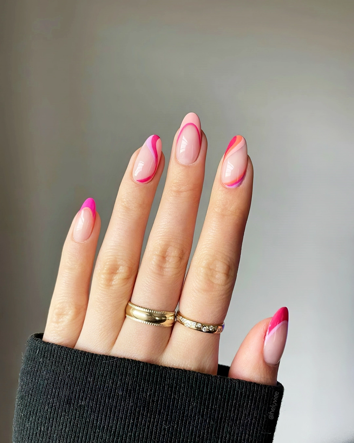 french nails farbig swirl naegel in rosa nueancen heluviee