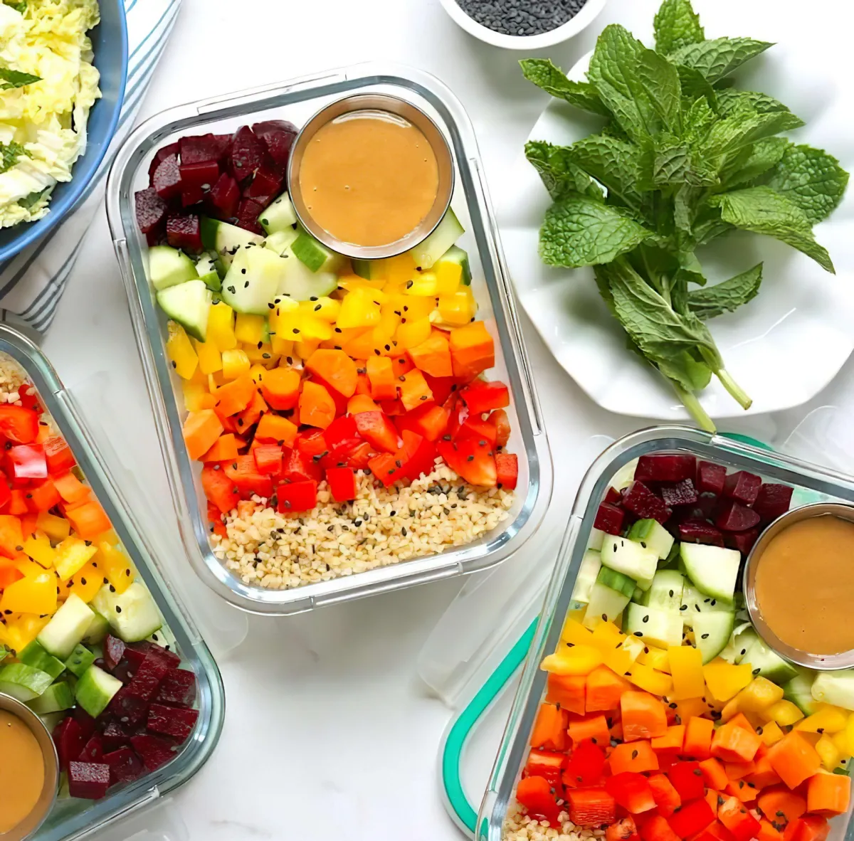 gesunde rezepte zum abnehmen regenbogen salat gewürfeltes gemüse