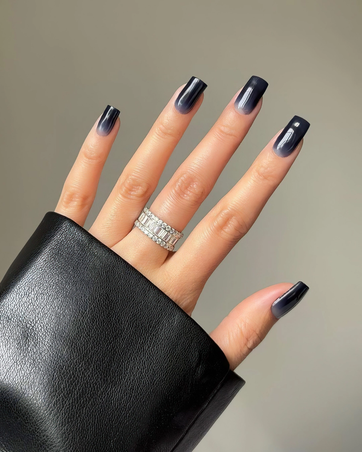 nageldesign schwarz ombre nails modern ultra glaenzend nailsbyalsn