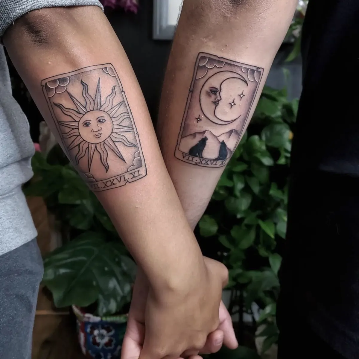partner tattoos mit sonne und mond