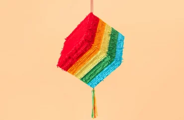 regenbogen piñata aus schachtel selber machen