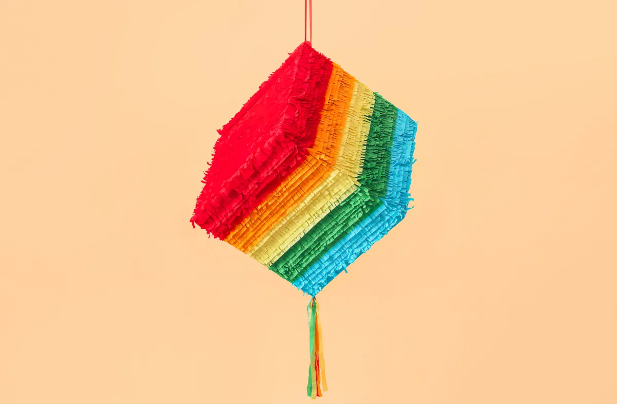 regenbogen piñata aus schachtel selber machen