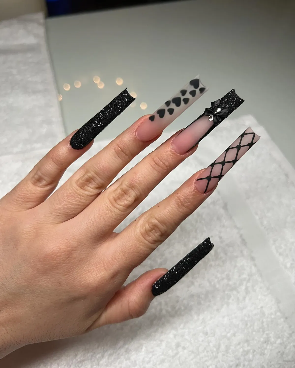 ultra lange blac nails