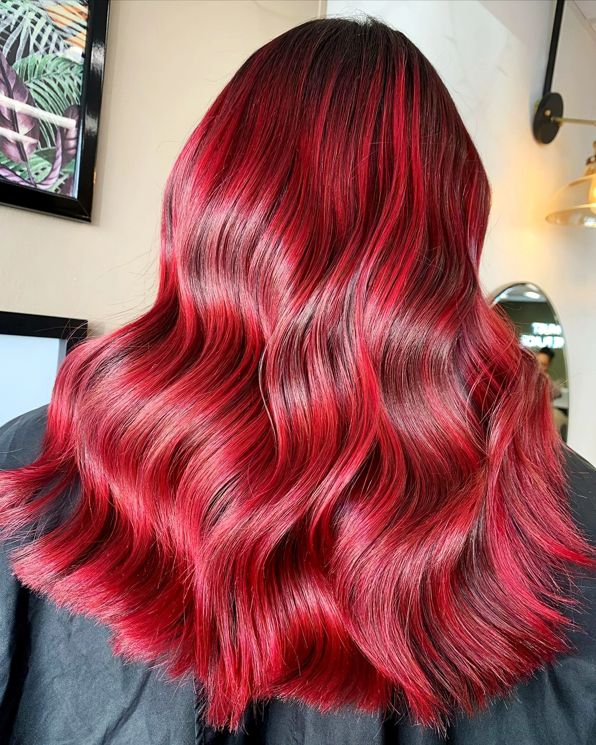 balayage rot unltra galenzende rote haare portialeishairlounge