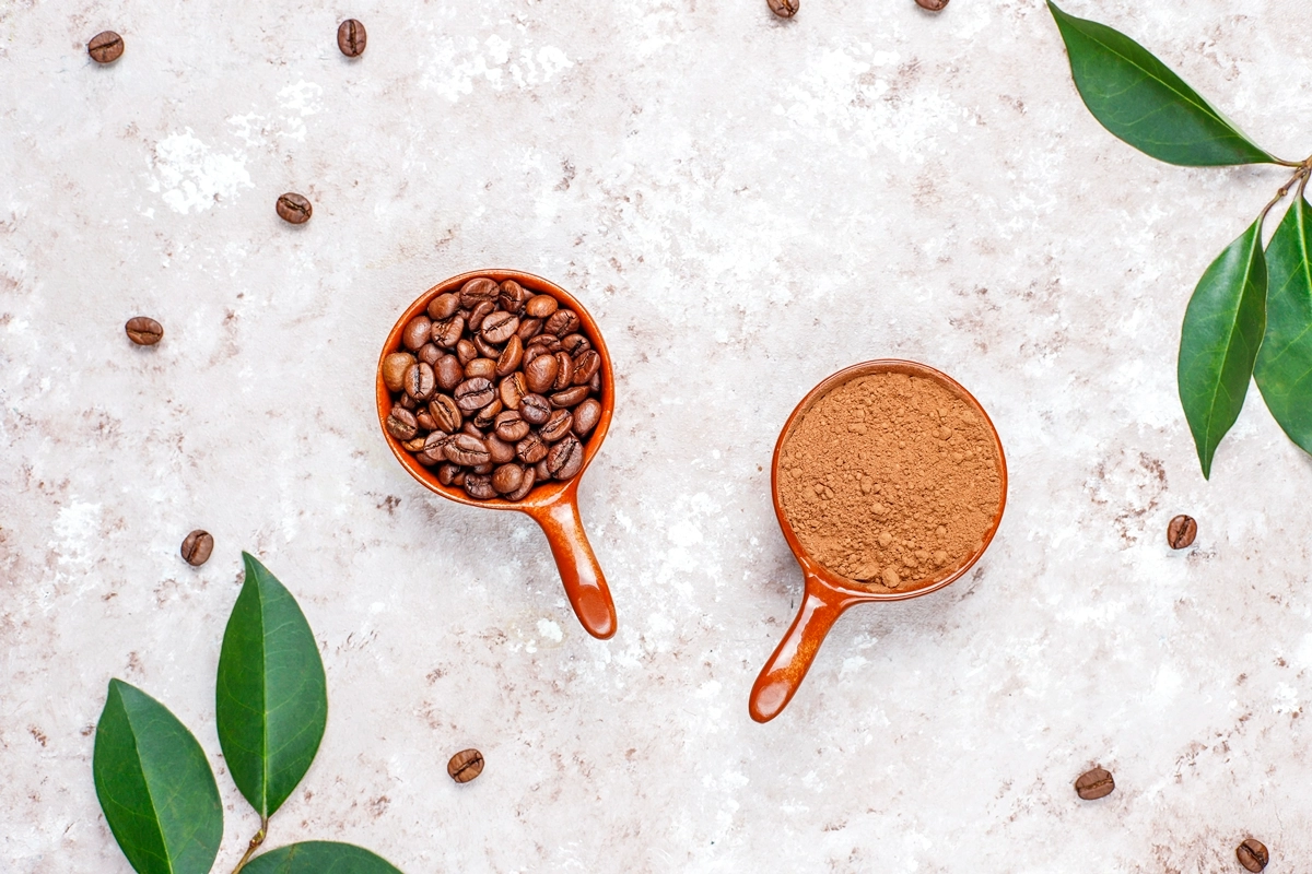 mitesser entfernen hausmittel kaffeebohnen kaffeepulver