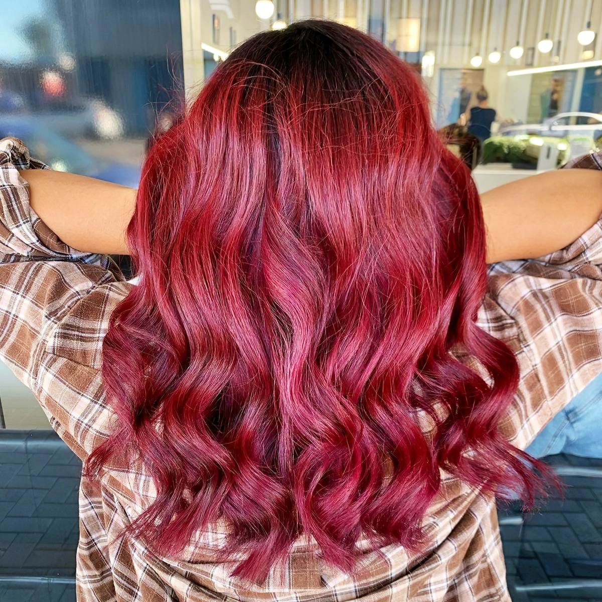 rote haare mit locken dunkelrote haarfarbe hair with mahina