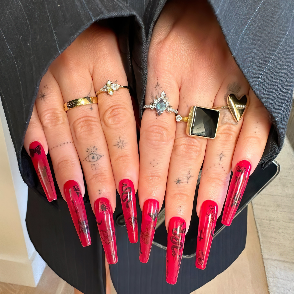 rote naegel nails of la