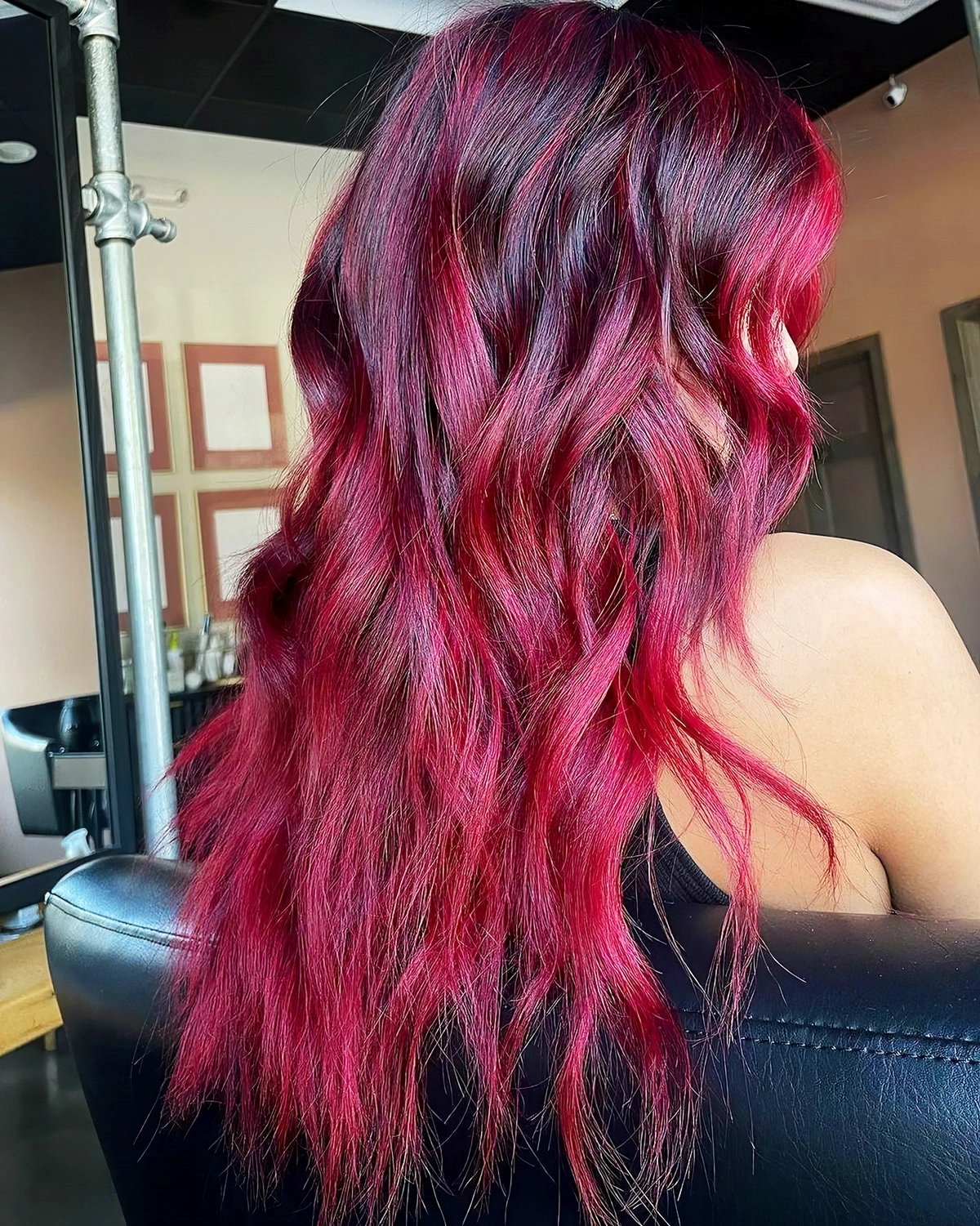 rote straehnen lange haare mit locken hairbywhitley