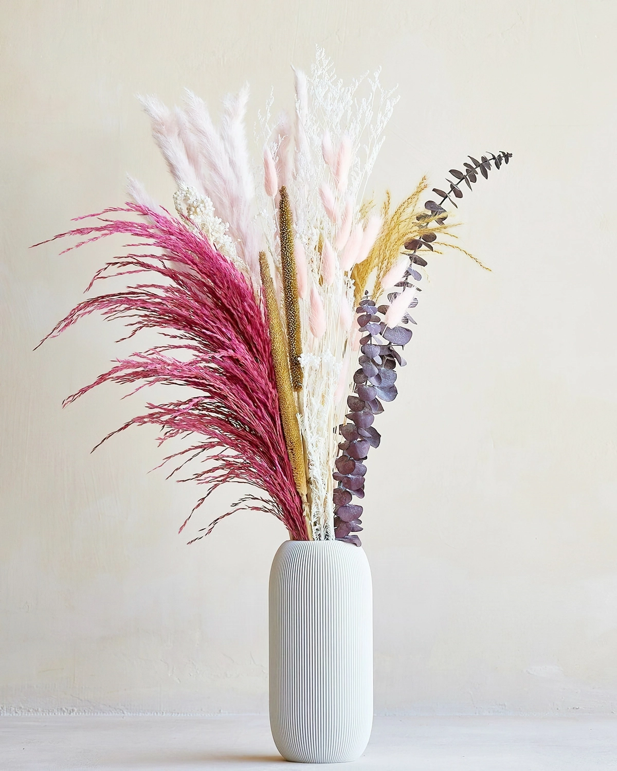 deko pampasgras gefaerbtes pampas gras in vase forloveofpampas