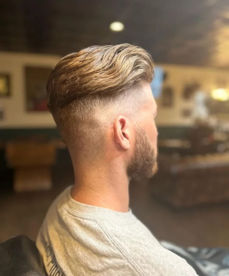 high fade undercut mit übergang männer