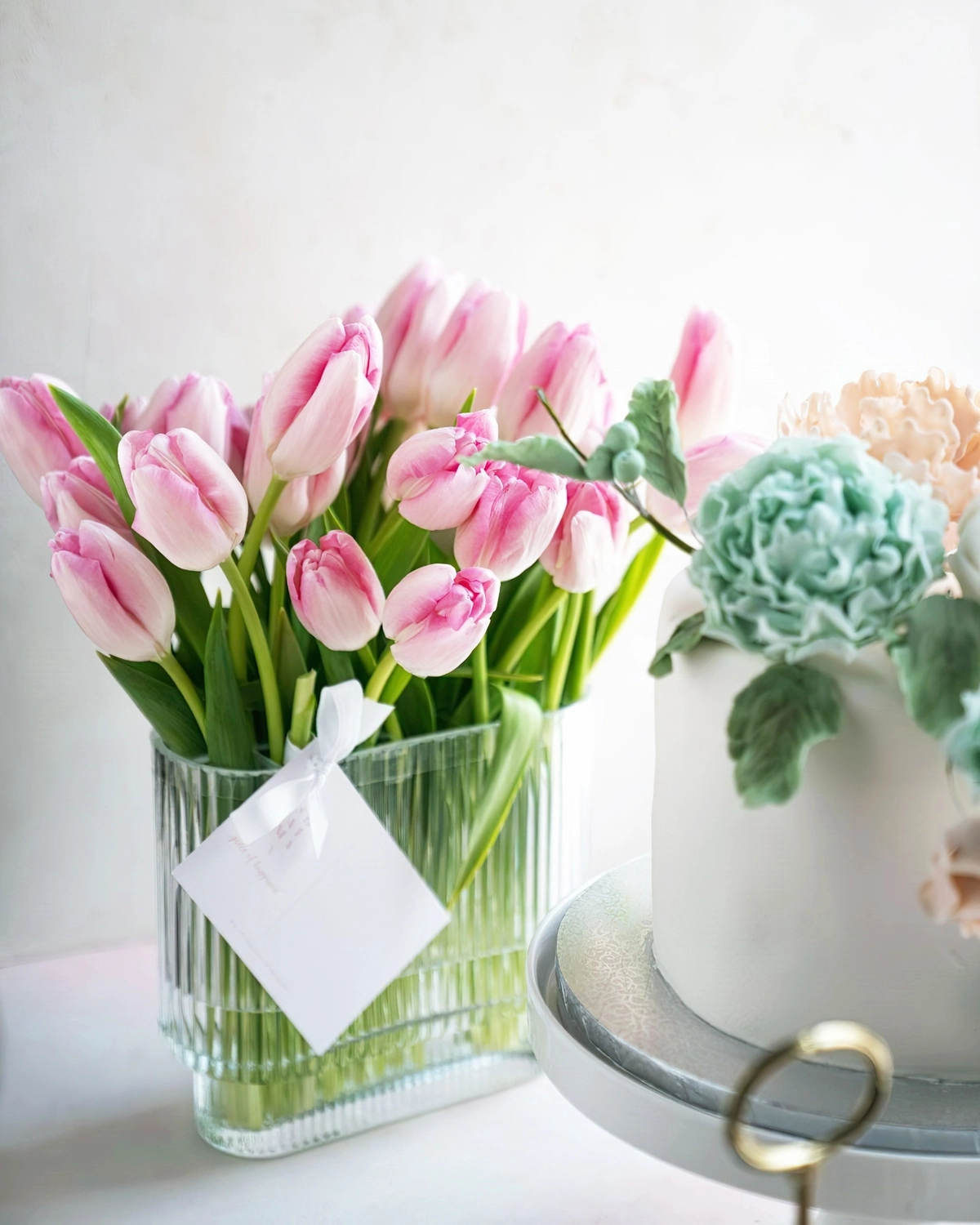 tulpen in vase fruhlingsdeko mit frischen blumen shaima