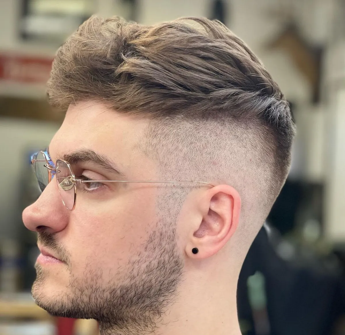 undercut high fade männer haarschnitte 2025