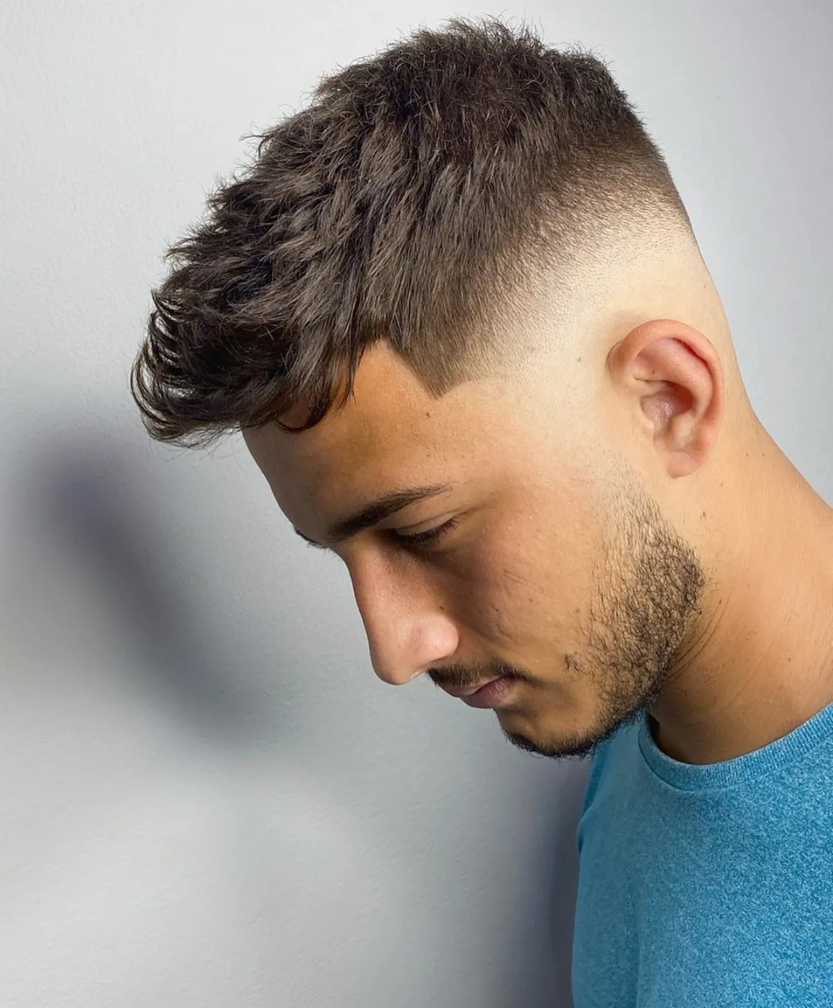 undercut mit übergang mid fade haarschnitt