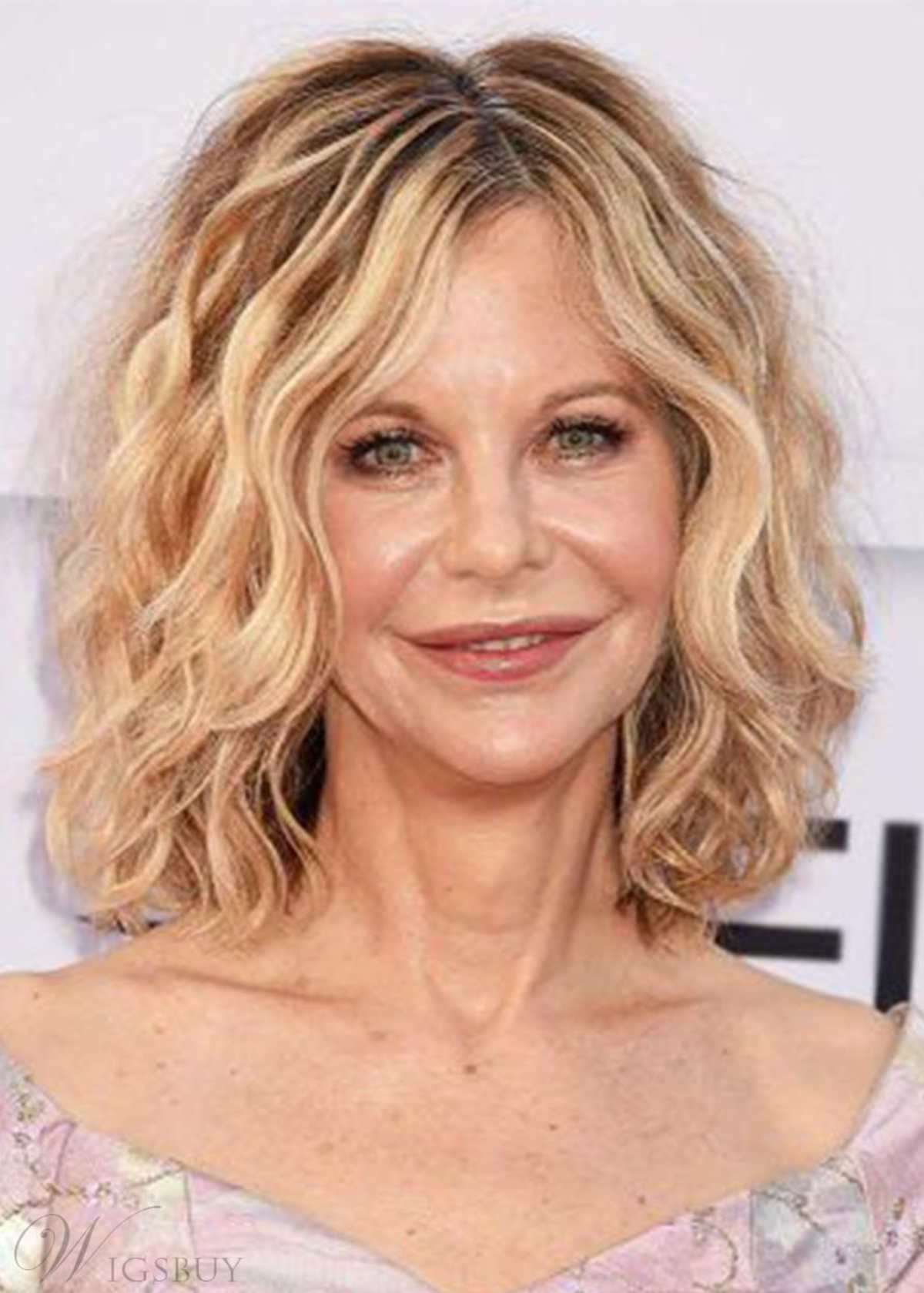 welliger gestufter haarschnitt mit mittelscheitel