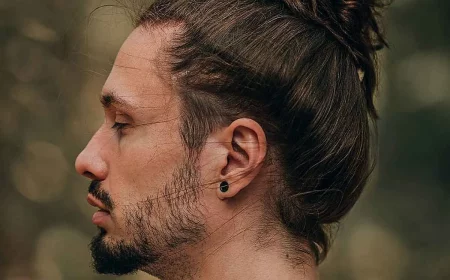 bun hairstyle für männer mit langen haaren