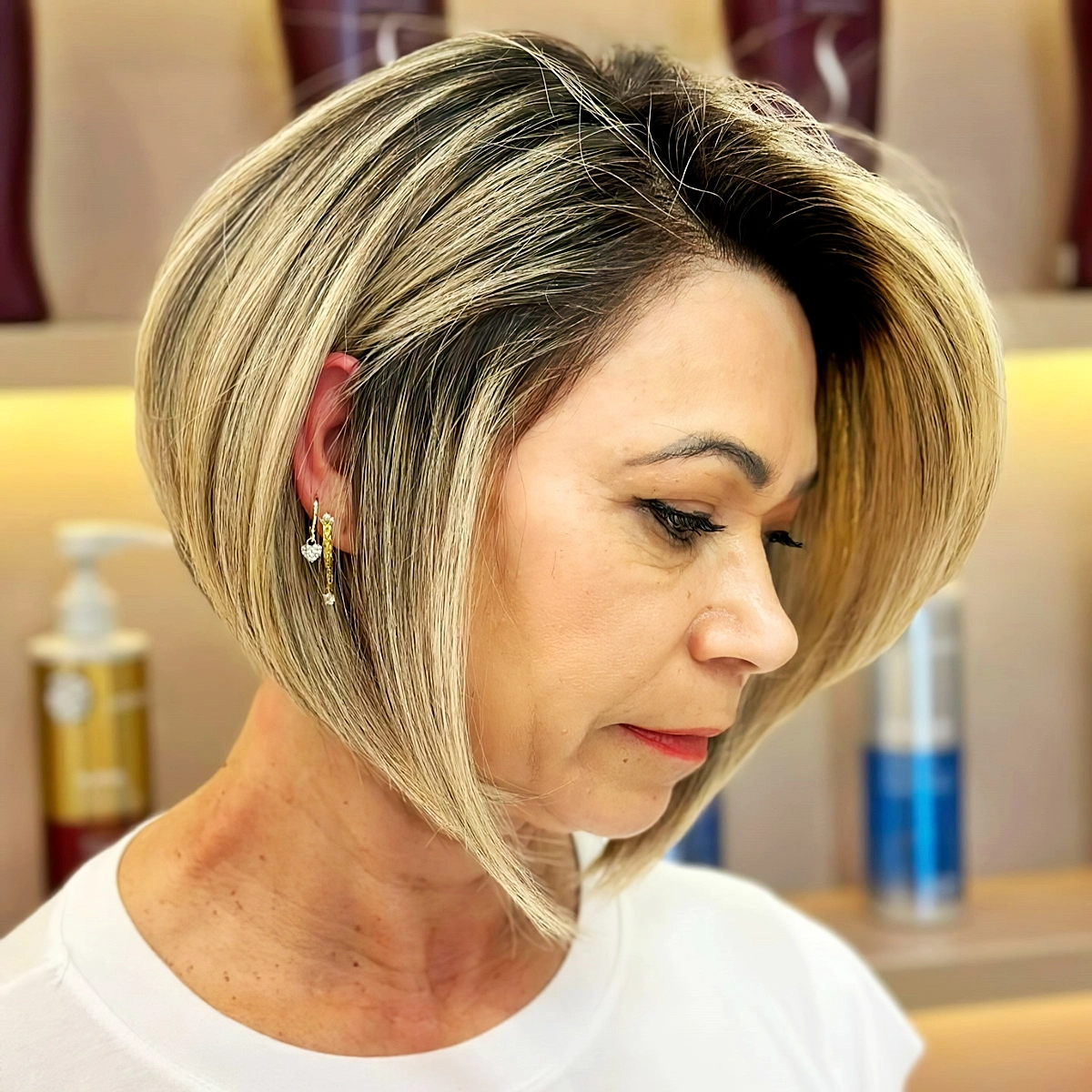 freche kurzhaarfrisuren die junger machen bob mit viel volumen a linien bob glatte haare mit pony