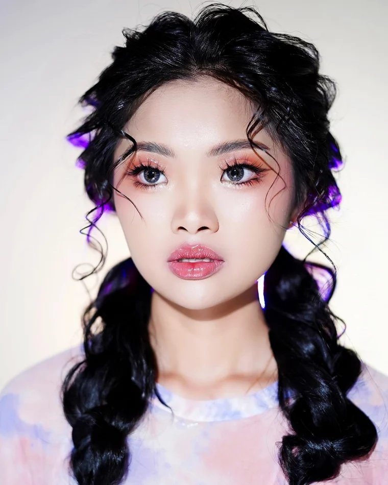 koreanisches make puppe schminke frisur mit locken up suri makeupartist